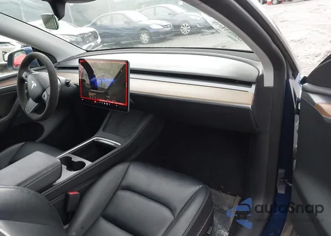 2022 Tesla Model Y Performance Dual Motor All-Wheel Drive z USA, uszkodzony, nr VIN 7SAYGDEF0NF524067